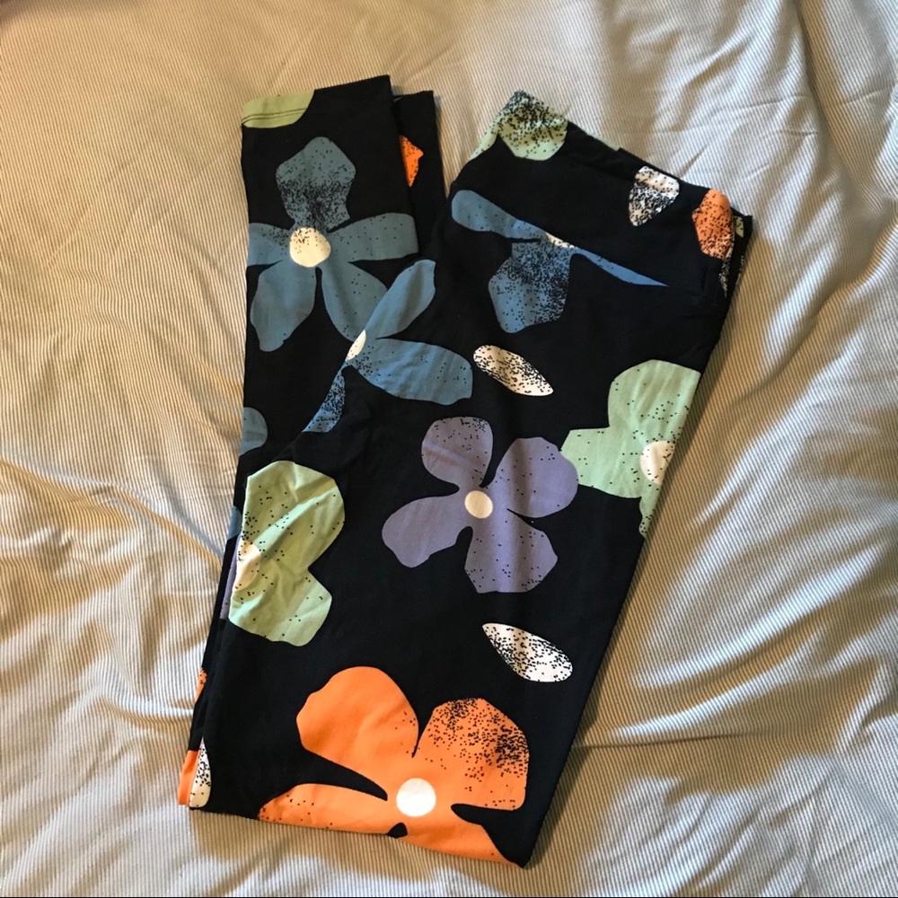 ⭐️ LulaRoe TC leggings ⭐️